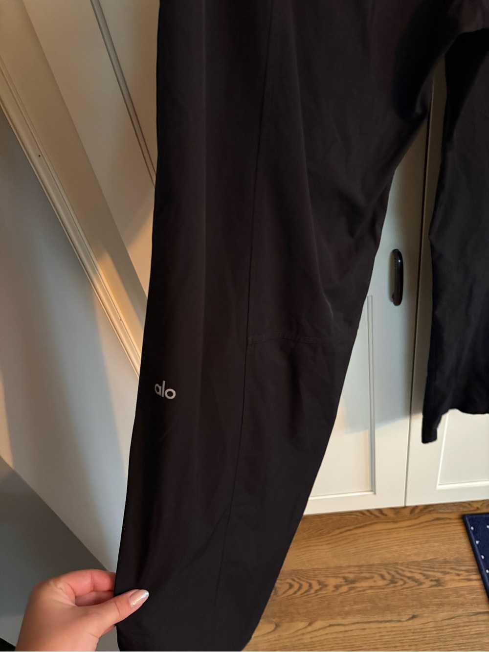 ALO straight leg pants - Picture 6 of 7